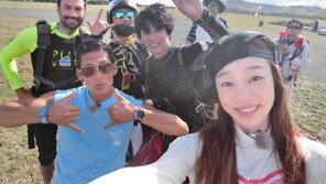 ‘정글의 법칙’ 한재석-박준형-데이비스 맥기니스, 최여진 뒤에서 ‘활짝’…“아재들의 2번째 스무살”