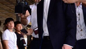 ‘사기·횡령 혐의’ 이장석 넥센 구단주 검찰 출석, ‘혐의 인정하냐’는 질문에…