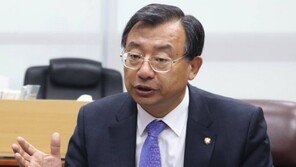 [2보]이정현 신임 새누리당 당대표 “지금부터 어떤 계파도 없다”