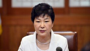 [속보]朴대통령 “광복절 특별사면 받은 분들, 경제살리기 적극 동참 기대”