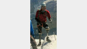 손발 없는 英 등반가, 4478m 마터호른 올라