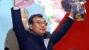 새누리당 대표에 이정현…첫 일정은 현충원 참배