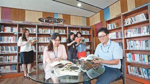 북카페서 즐거운 책읽기