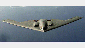 美 ‘핵우산 전력’ B-2 폭격기 3대 괌에 전진배치