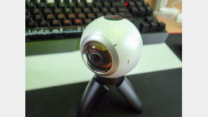 [리뷰] 한 쪽만 보면 지루하니까, 삼성전자 기어360