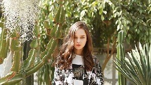 하우스 오브 르네, 여름시즌 ‘트로피컬 로브’로 바캉스 룩 완성