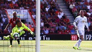 ‘무리뉴 체제’ 맨유, 본머스 상대로 리그 첫 승…즐라탄 데뷔골