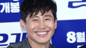 ‘올레’ 신하균 “변태 같은 키스신? 대본에 써 있는대로 했을 뿐”