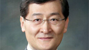 위성호 신한카드 사장 3연임 성공…신한금융지주 차기회장직 ‘양강구도’ 