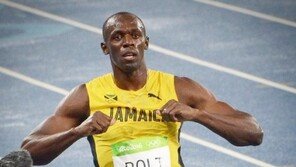 우사인 볼트, 올림픽 200m 3연패 달성 인증 “또 다른 금메달”