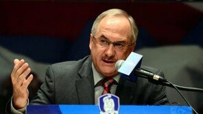 슈틸리케 감독이 본 중국축구의 팽창