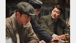 믿고 보는 송강호, 쌍천만 노리는 공유