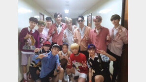 NCT드림, ‘뮤직뱅크’ 생방송 후 선배 엑소와 다정샷 “두근두근! 선배님 만났어요!”