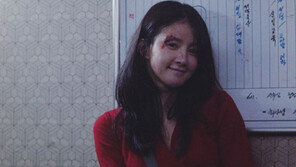 이시영, 영화 ‘오뉴월’ 촬영 현장 공개 “선배님께 킬힐 신고 발차기…죄송합니다”