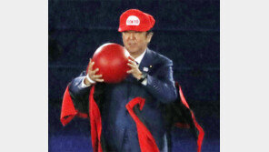 아베 ‘슈퍼마리오 효과’ 지지율 2년만에 60%대