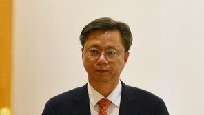 靑 “이석수 특별감찰관 사표 제출·송희영 조선일보 주필 보직해임, 우병우 거취와 상관無”