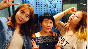 ‘최파타’ 강추한 ‘드립걸즈5’, “웃을 일 없으세요?”…인증샷 속 홍현희, ‘도발적인 포즈’