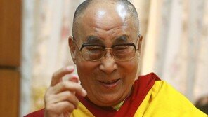 달라이 라마 “부처 말씀 맹신은 안돼…이치 따지고 살펴봐야”