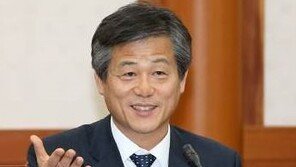 ‘대법관 퇴임’ 이인복 “인간미 흐르는 따뜻한 법원 만들어 달라”