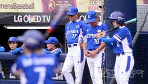 [포토] 이광환 감독, ‘선수들이 잘 뛰네’