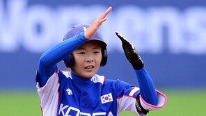 [포토] 배유가, ‘한국 첫 안타!’