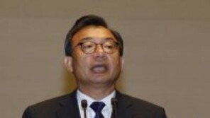 “노무현 대통령 탄핵했던 것 사과드린다” 대표연설하는 이정현