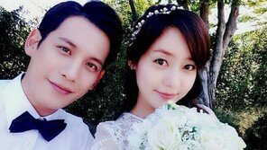 ‘몬스터’ 성유리 “박기웅과의 약혼식…사진이 빠질 수는 없겠죠?”