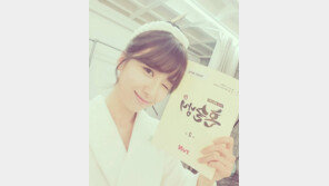 ‘혼술남녀’ 박하선, 샤워가운 차림으로 윙크 “2회가 더 재미있어요”