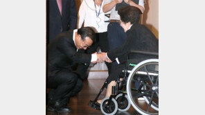 “호남과 연대” 다음날 동교동 찾은 이정현