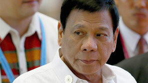 G20 끝나자 다시 떠오른 ‘남중국해’…‘中 도발’에 반격 벼르는 두테르테