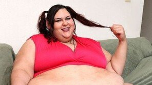 317kg 여친, 453kg까지 찌우겠다는 남친…대체 왜?