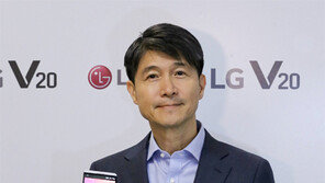 LG전자 프리미엄 전략폰 ‘V20’ 공개…구원투수 될까
