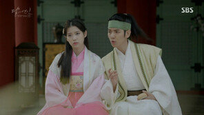 [백솔미의 레알 대사빨] 달의 연인-보보심경 려 “짐은 나눠 주어야 가벼워지는 법이랬다.” 外