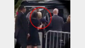 건강이상설 증폭 힐러리 “트럼프 망상에 빠진 모양…그런 꿈꿔봐야 소용없다”