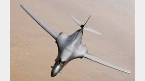 ‘北핵실험 경고’ 美폭격기 B-1B 한반도 출동, 기상악화로 연기
