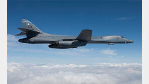 기상악화로 연기 美 전략폭격기 B-1B, 내일 한반도 전개해 무력시위