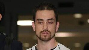 ‘이태원 살인사건’ 패터슨, 항소심도 징역 20년 선고…피해자母 “하늘서 아들 만나도 조금은 떳떳할 것”