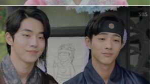 ‘달의 연인’ 이준기, 이지은 ‘달달’ 노래에 묘한 감정 느꼈나 ‘흔들리는 눈빛’