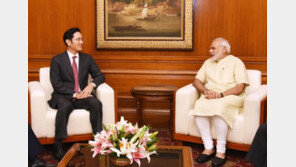 추석 연휴에 인도 찾은 이재용 부회장…모디 총리 접견