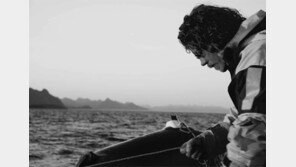 [책의 향기]“원시 맹수 그린란드상어, 왜 잡고싶어?” “긴장감을 느끼고 싶거든”