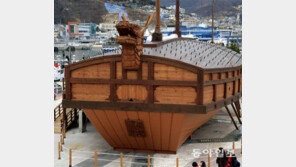 “거북선, 노 젓는 2층서도 화포 쐈다”