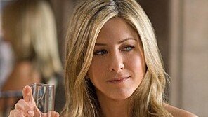 브래드 피트 이혼 소식에 전처 제니퍼 애니스턴 반응은? “너의 업보다”