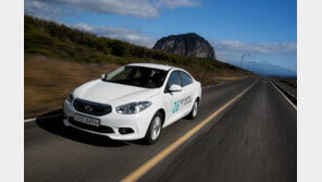 [CAR]시대를 앞서가는 선택… 심플 그 자체 ‘리프’ vs 정확한 주행 ‘SM3 Z.E.’ 