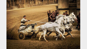 ‘벤허’ ‘매그니피센트7’…가을 스크린, ‘명작 리메이크’ 열풍