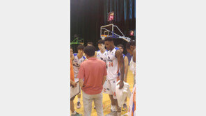 ‘켈리 기 살리기’ 나선 전자랜드