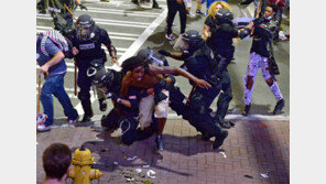 흑인피살 항의 유혈사태… 美 샬럿市 ‘비상사태’