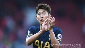 손흥민 2골, 토트넘 포체티노 감독 “프리미어리그에 완벽 적응…환상적 플레이”