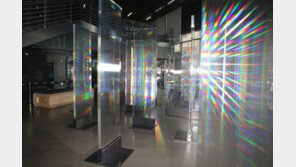 현대 모터스튜디오 서울, 보이지 않는 실체에 대한 ‘빛의 마술’ 전시