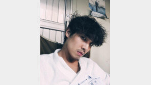 ‘캐리어를 끄는 여자’ 마석우 맞아? 샤워가운 차림 이준 “수염 충격”