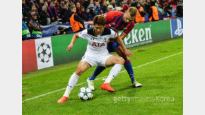 마법의 ‘손’, 박지성 넘다